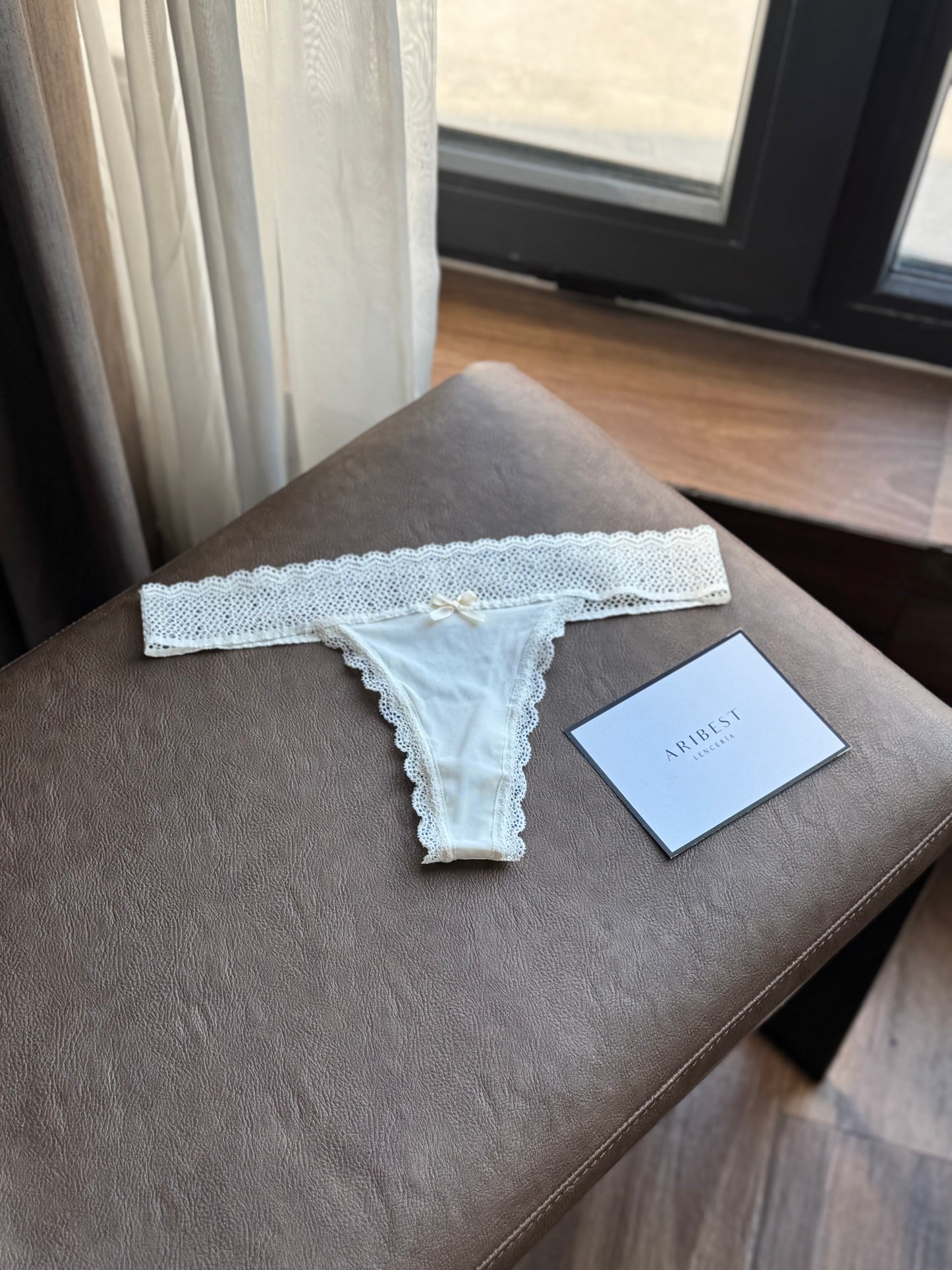TANGA AVA