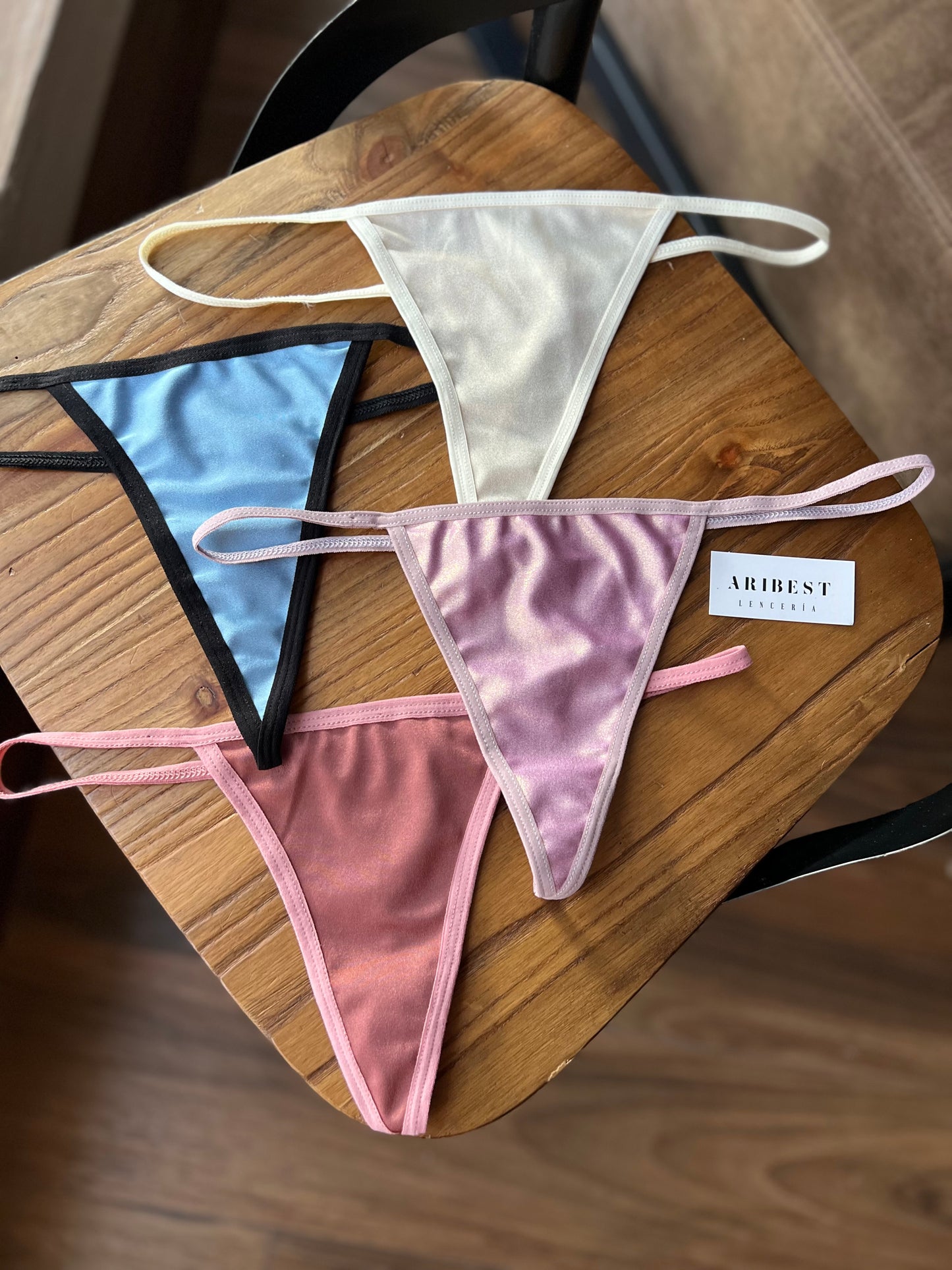 FLIRTY THONG KIT